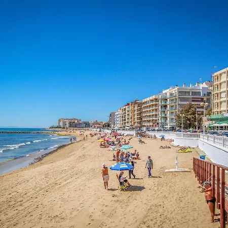 1 Bedroom Awesome In Apartamento *