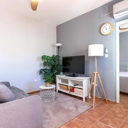 1 Bedroom Awesome In Apartamento *